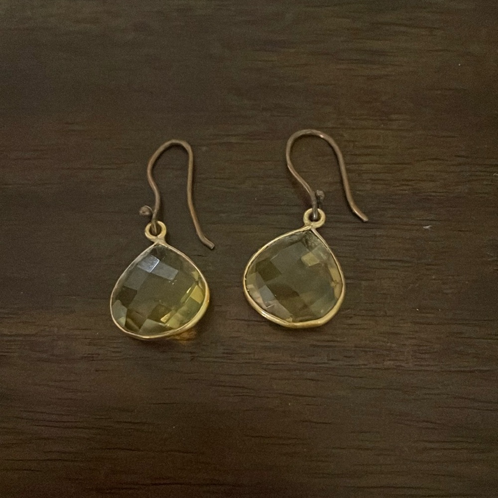 Green gold earrings